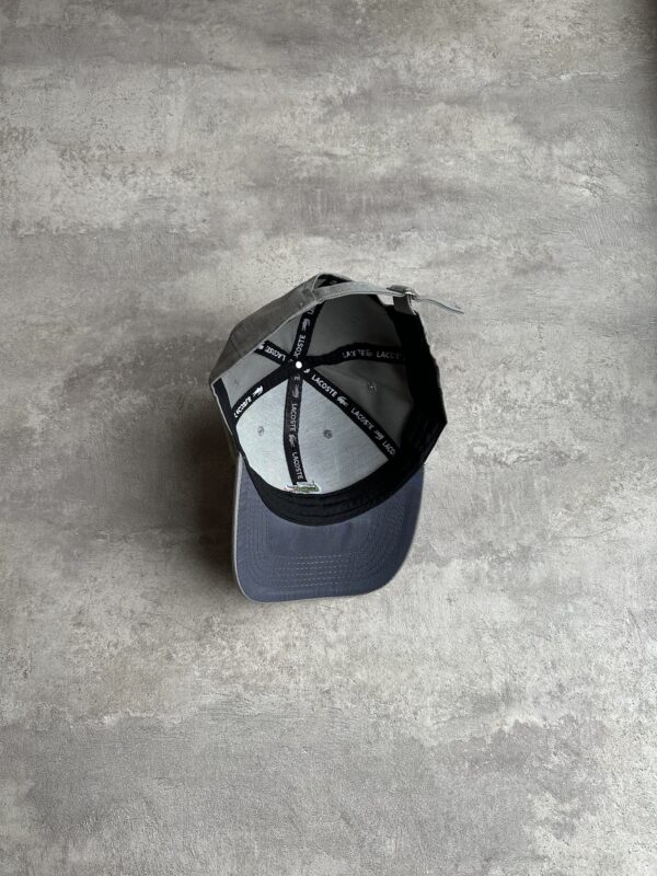 Gorra Lacoste Classic Logo Gris - Image 2