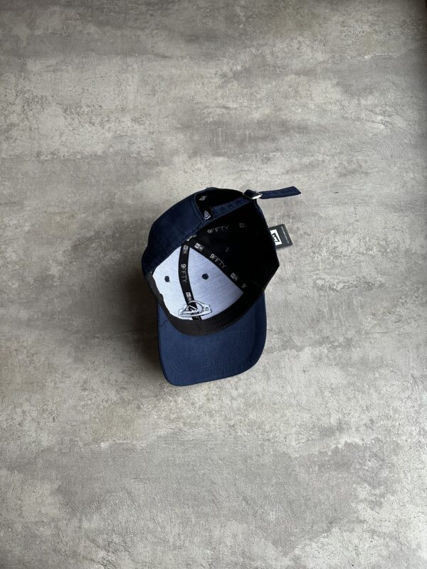 Gorra New Era 9Fifty Azul Marino Logo Bordado - Image 2